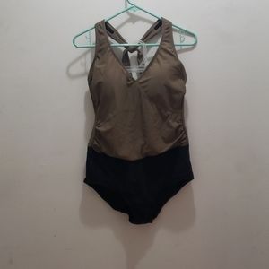 Color block one-piece bathing suit